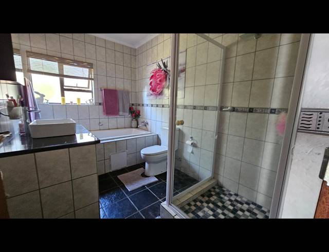 3 BEDROOM HOUSE FOR SALE IN SWARTRUGGENS